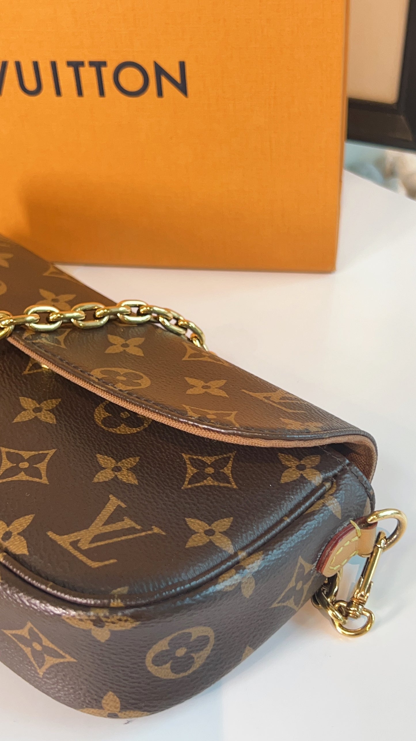 LV Monogram Ivy WOC