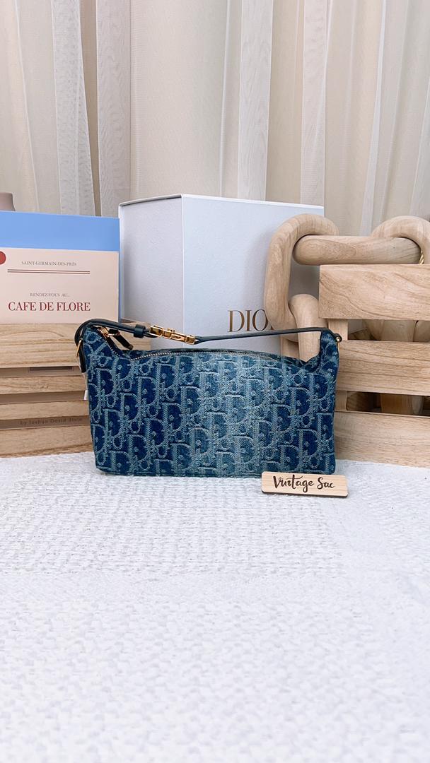 Medium D.iorTravel Nomad Pouch Blue Denim D-ior Oblique Jacquard