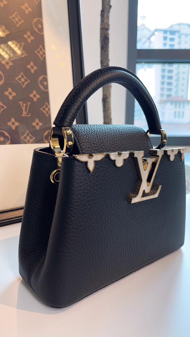 LV Black Mini Capucines W Strap