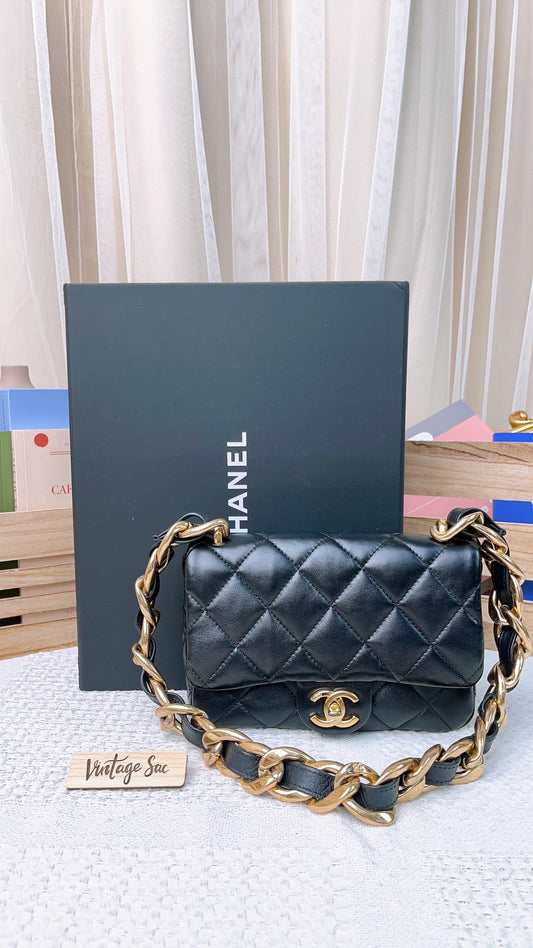 Chanel Black Lambskin 22S Chunky Chain 21cm Flap (GHW)