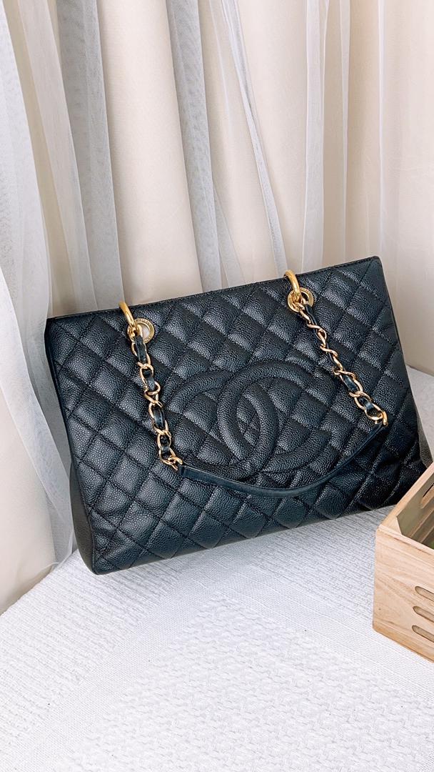 Chanel Black Caviar GST GHW