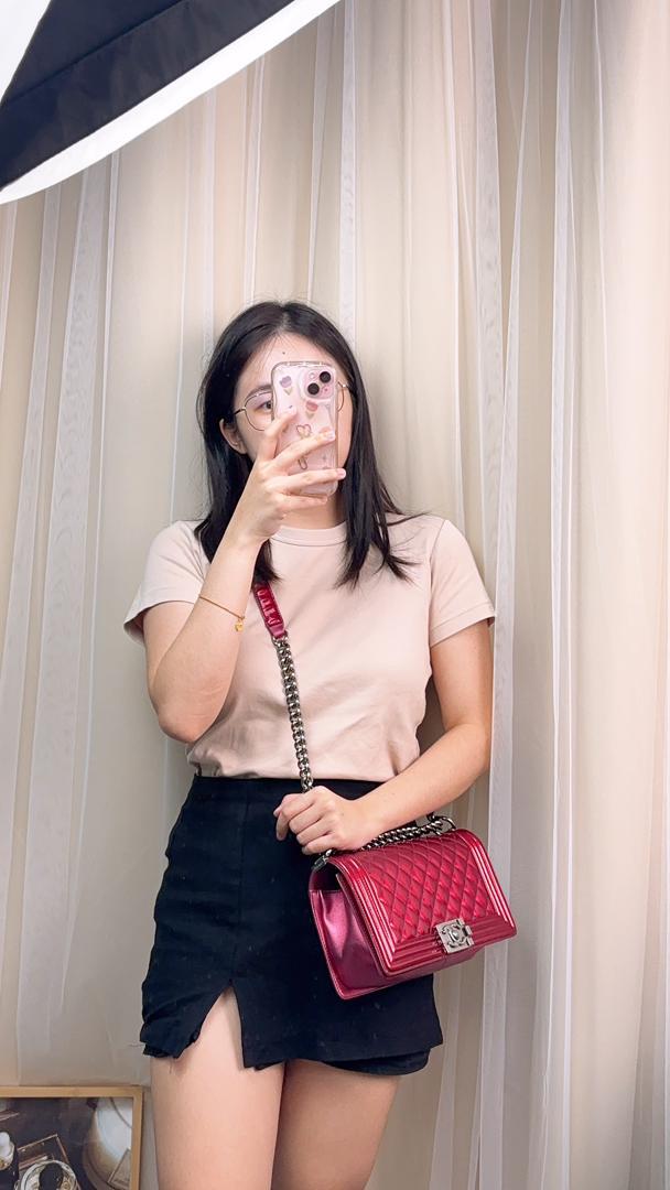 Chanel Fuchsia Pink Patent Old Medium Boy Flap Bag (SHW)