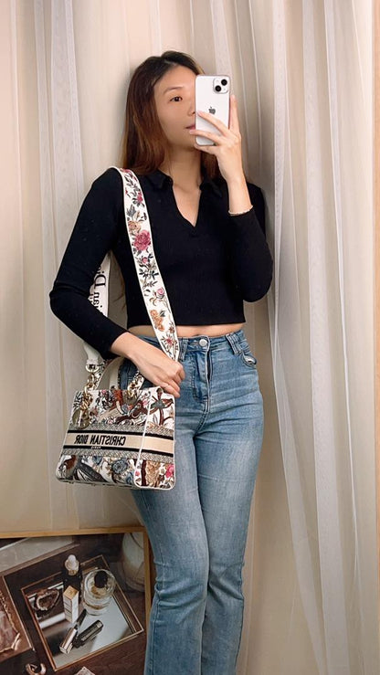 Dior Beige Embroidered Jardin d’hiver Medium D-Lite Bag (Ghw)