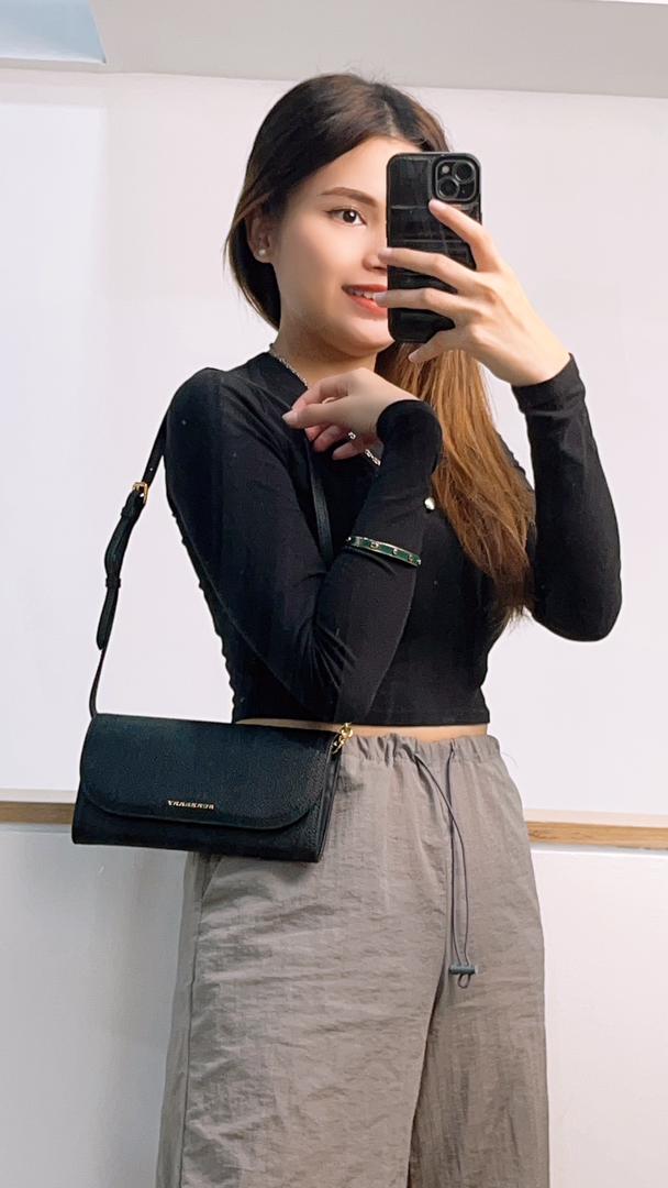 Burberry Black Henley WOC