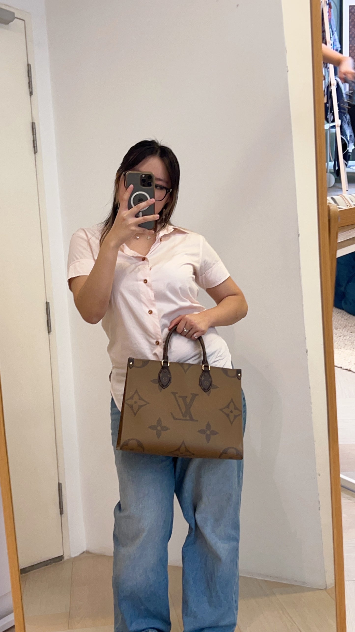 LV Monogram Reverse On The Go MM