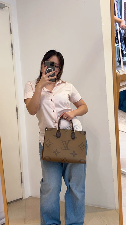 LV Monogram Reverse On The Go MM