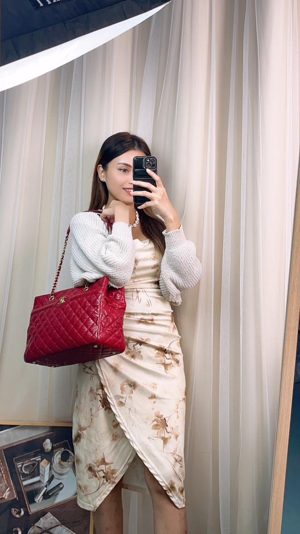 Chanel Crinkled Caviar Shopping Tote GHW