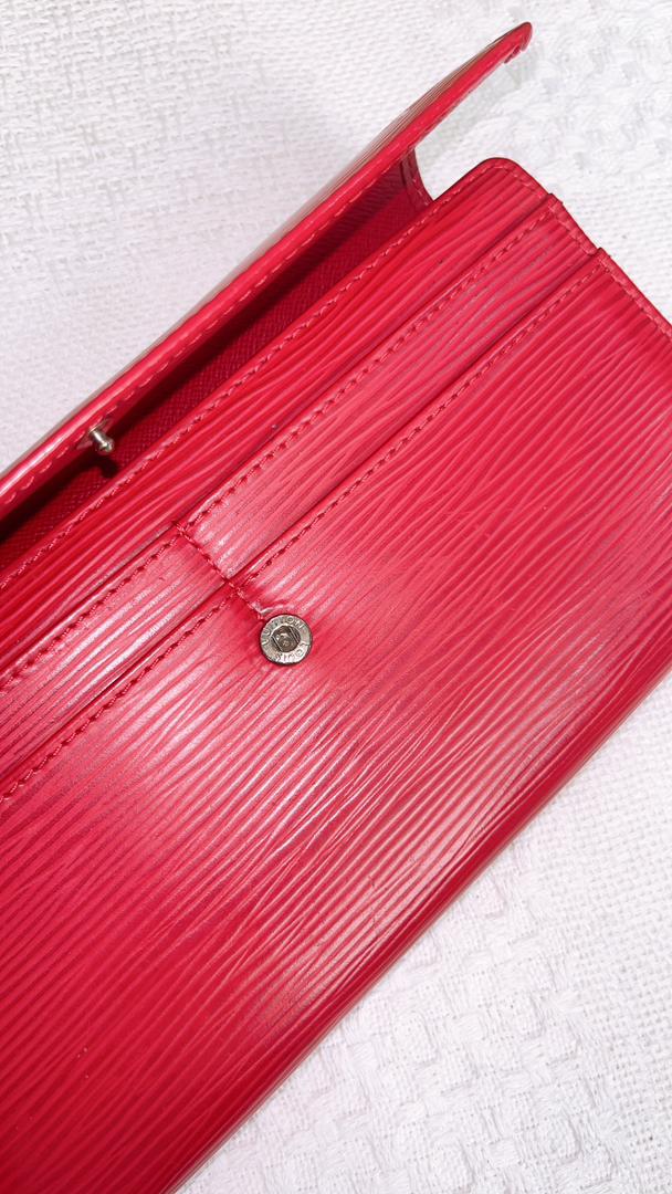 LV Red Epi Sarah Wallet