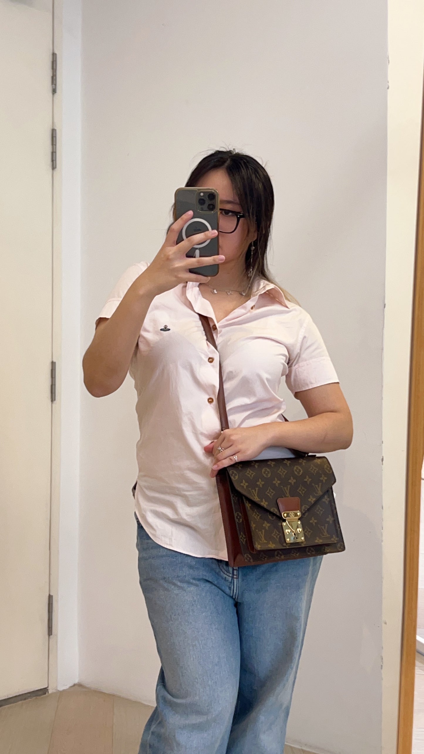 LV Monogram Monceau 26