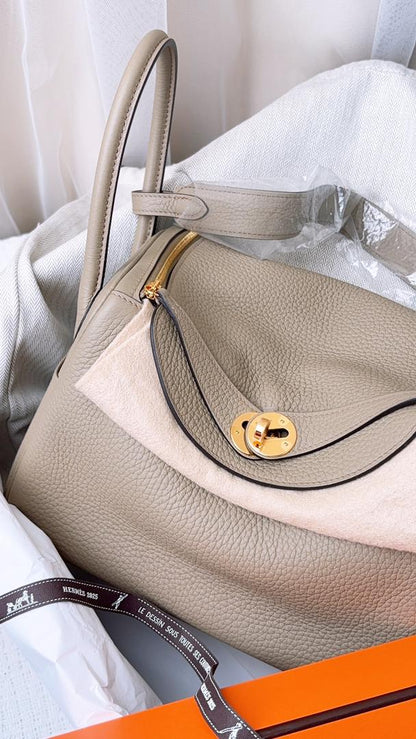Hermes Beige Marfa Lindy 26 (GHW)