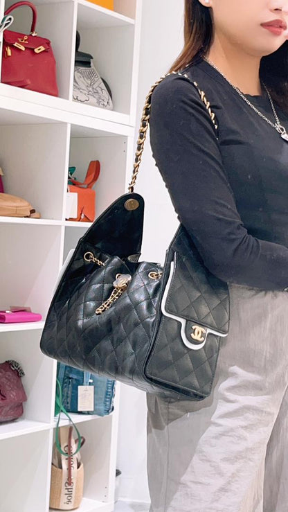 Chanel Black Caviar Small 25 Hobo Bag GHW