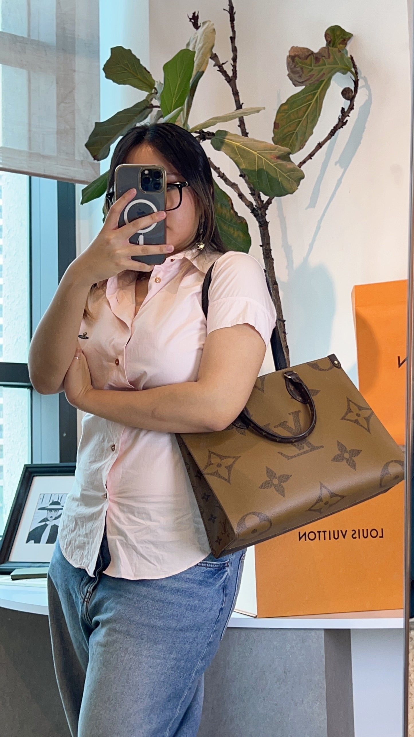 LV Monogram Reverse On The Go MM