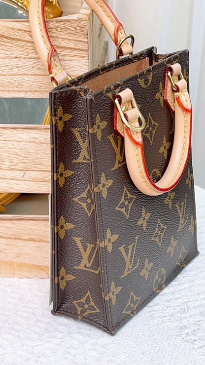 Louis Vuitton Monogram Petit Sac Plat