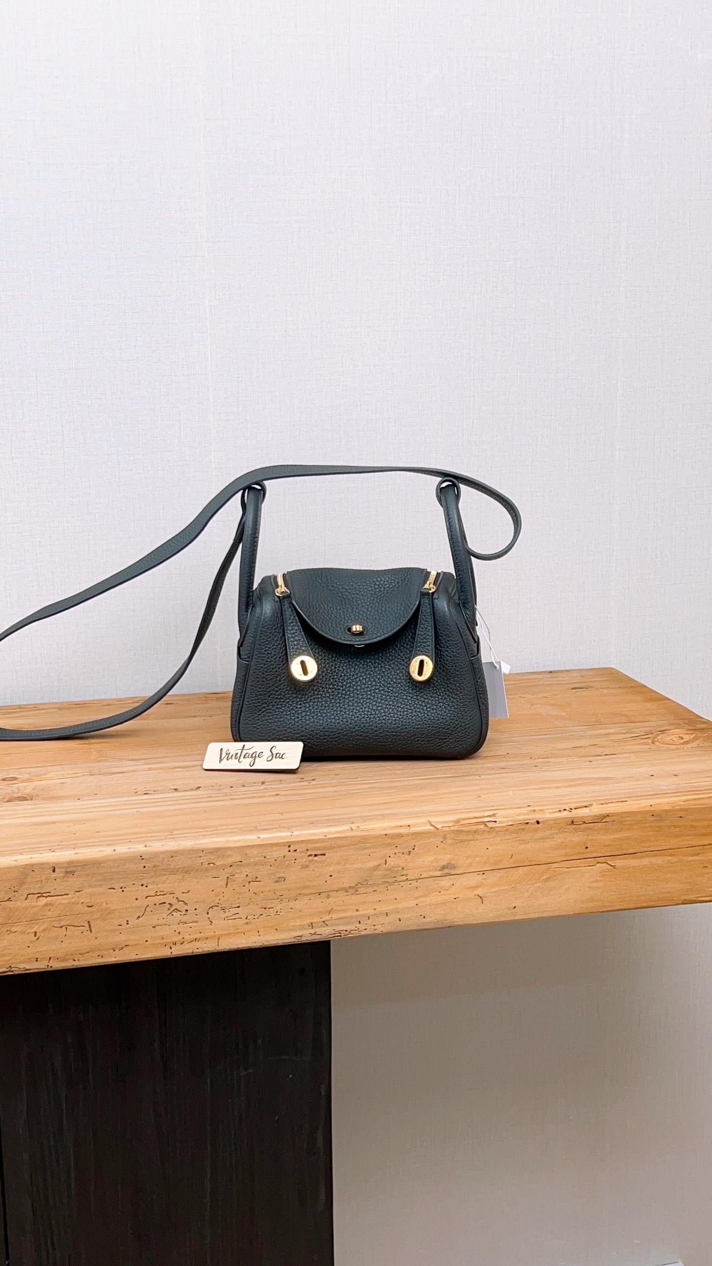 Hermes Black Mini Lindy I Clemence (GHW)