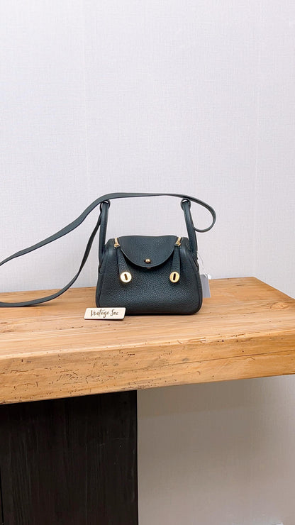 Hermes Black Mini Lindy I Clemence (GHW)