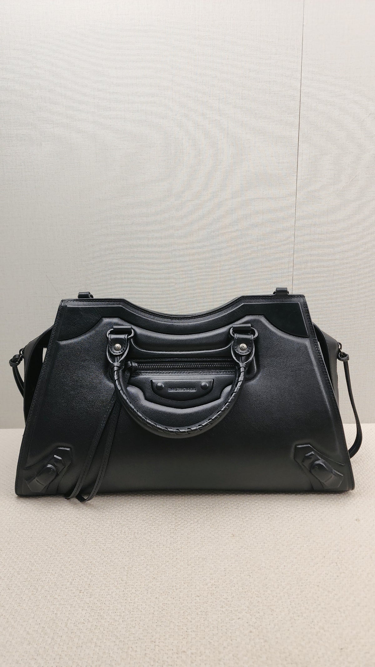 Balenciaga Black Smooth Grained Calfskin Neo Classic City Bag