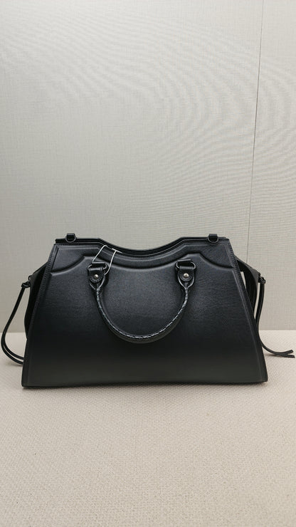 Balenciaga Black Smooth Grained Calfskin Neo Classic City Bag