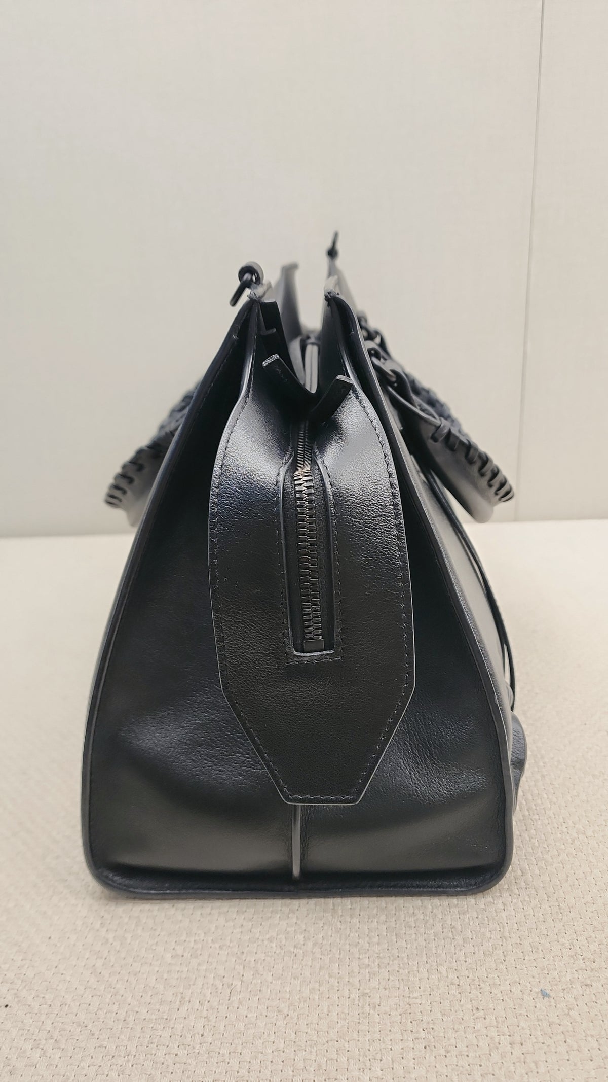 Balenciaga Black Smooth Grained Calfskin Neo Classic City Bag