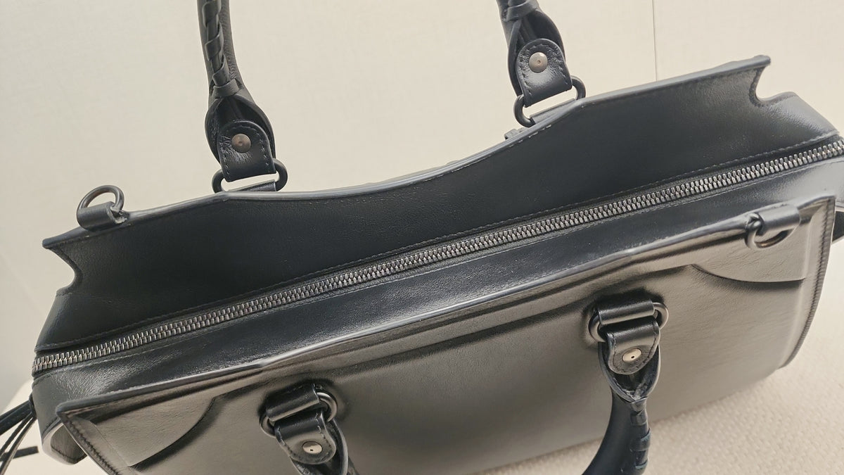 Balenciaga Black Smooth Grained Calfskin Neo Classic City Bag