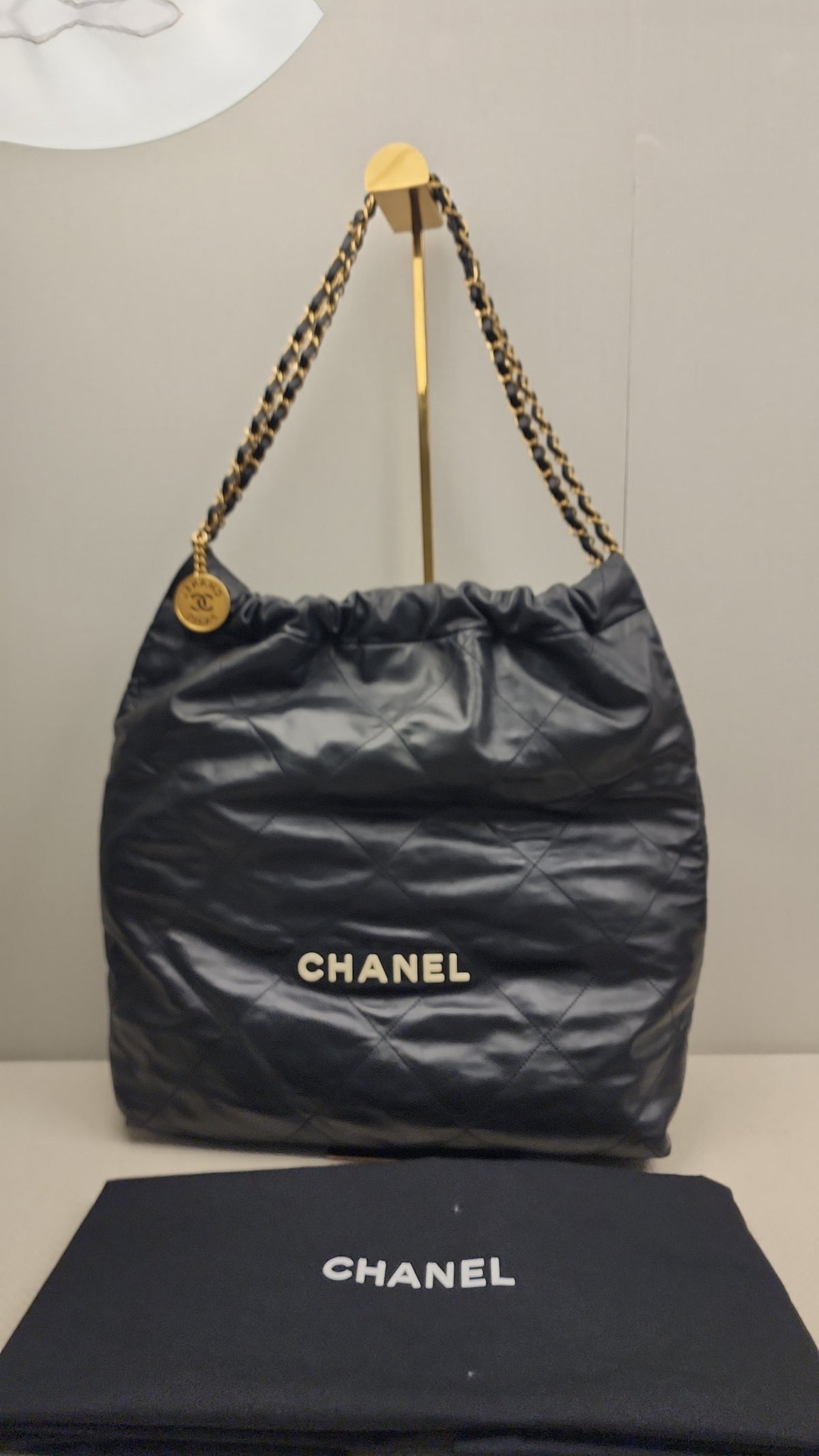 Chanel Black Calfskin Medium 22 (GHW)