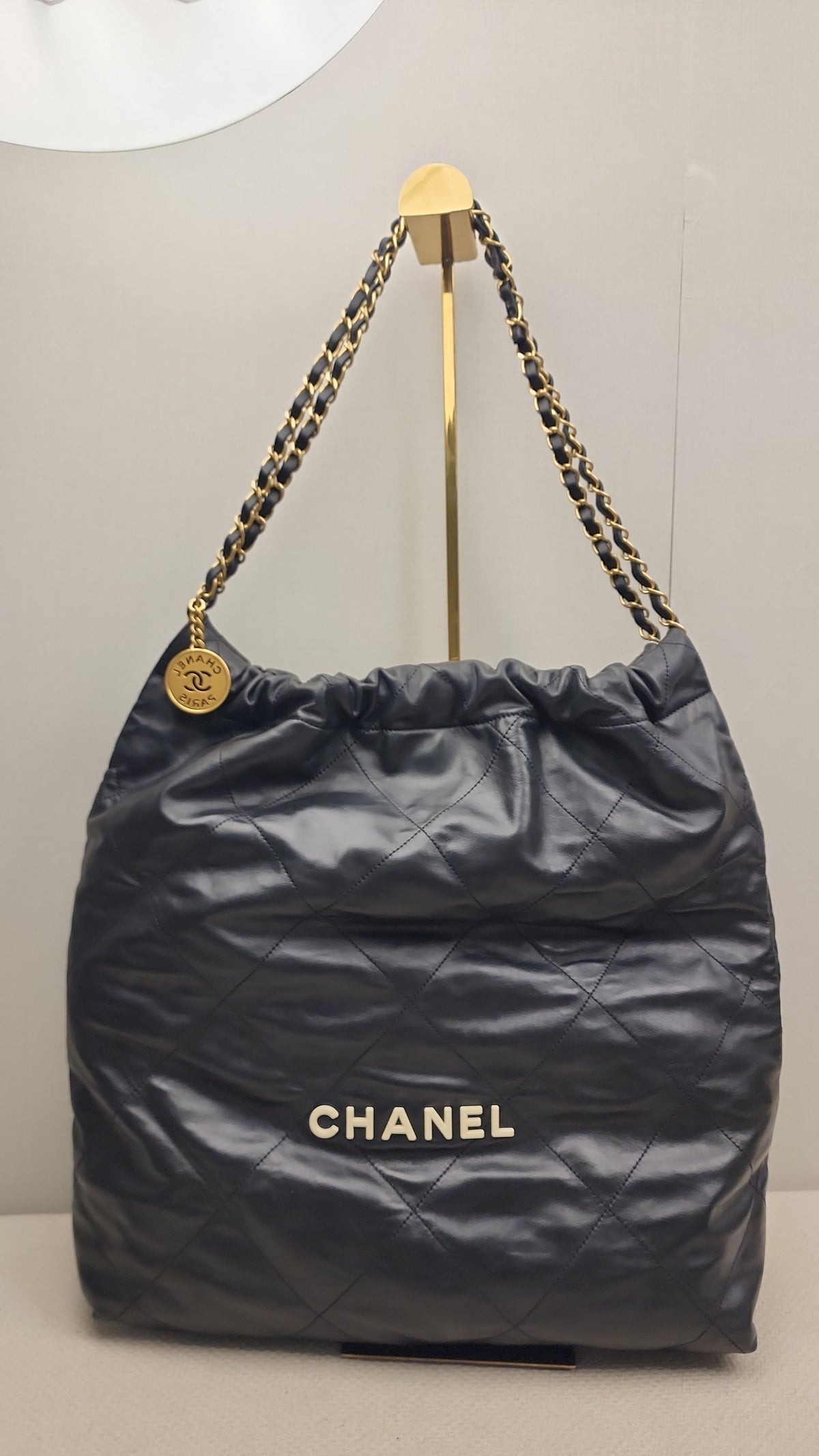 Chanel Black Calfskin Medium 22 (GHW)