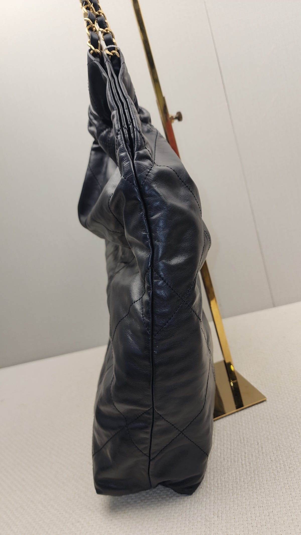Chanel Black Calfskin Medium 22 (GHW)