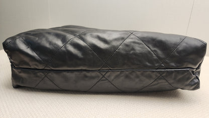 Chanel Black Calfskin Medium 22 (GHW)