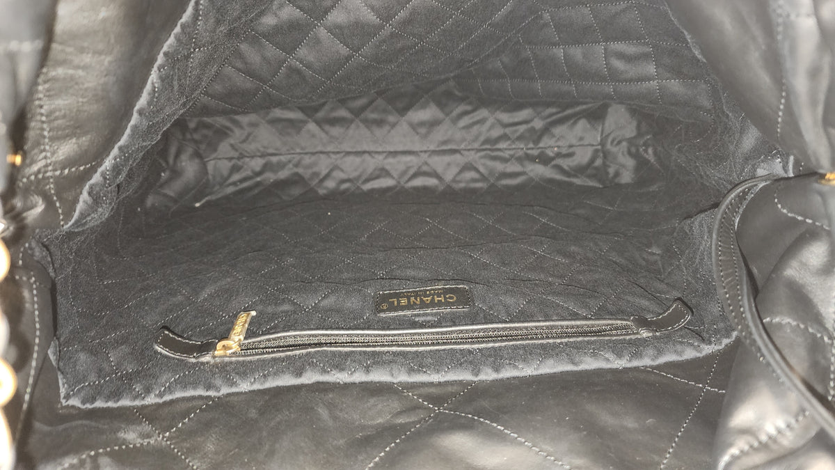 Chanel Black Calfskin Medium 22 (GHW)