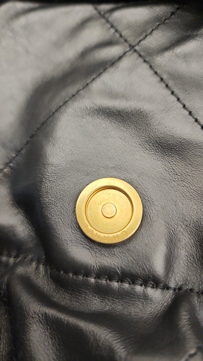 Chanel Black Calfskin Medium 22 (GHW)