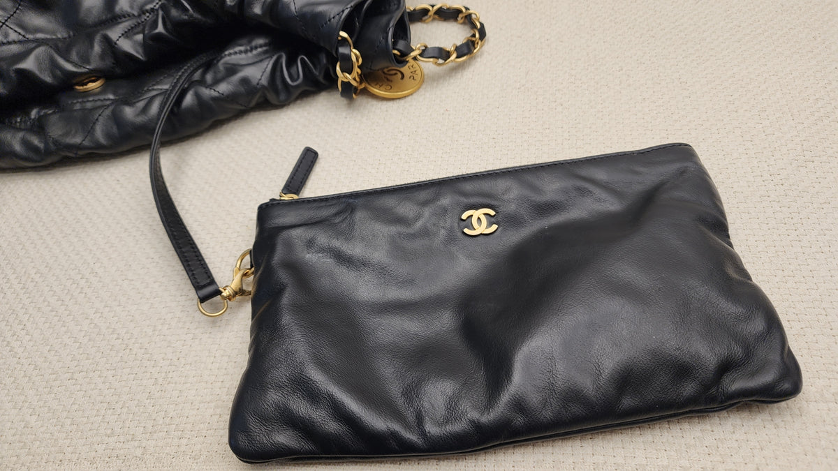 Chanel Black Calfskin Medium 22 (GHW)