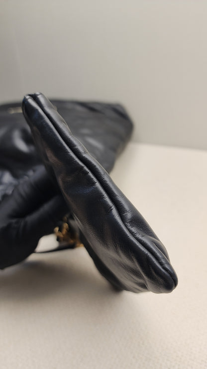 Chanel Black Calfskin Medium 22 (GHW)