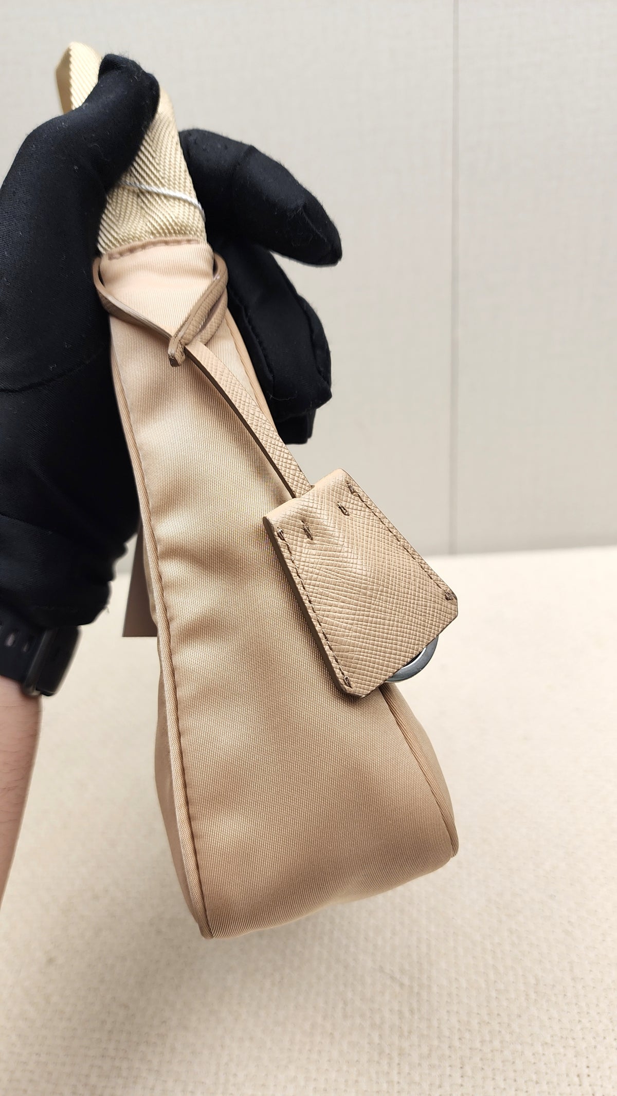 Prada Beige Tessuto Re-edition 2000 Hobo