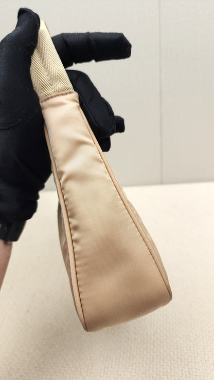Prada Beige Tessuto Re-edition 2000 Hobo