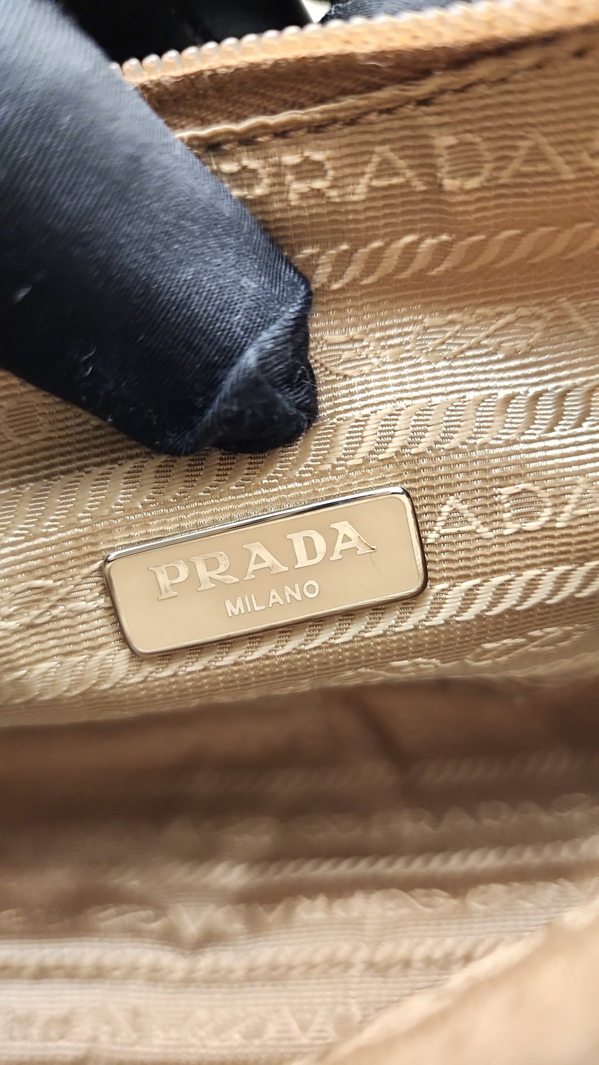Prada Beige Tessuto Re-edition 2000 Hobo