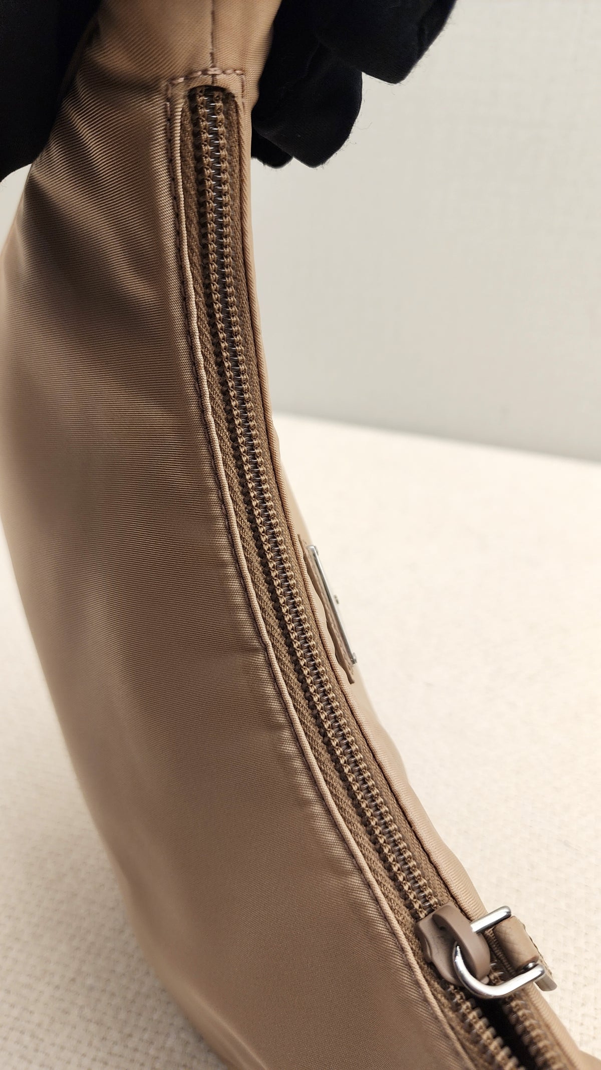 Prada Beige Tessuto Re-edition 2000 Hobo