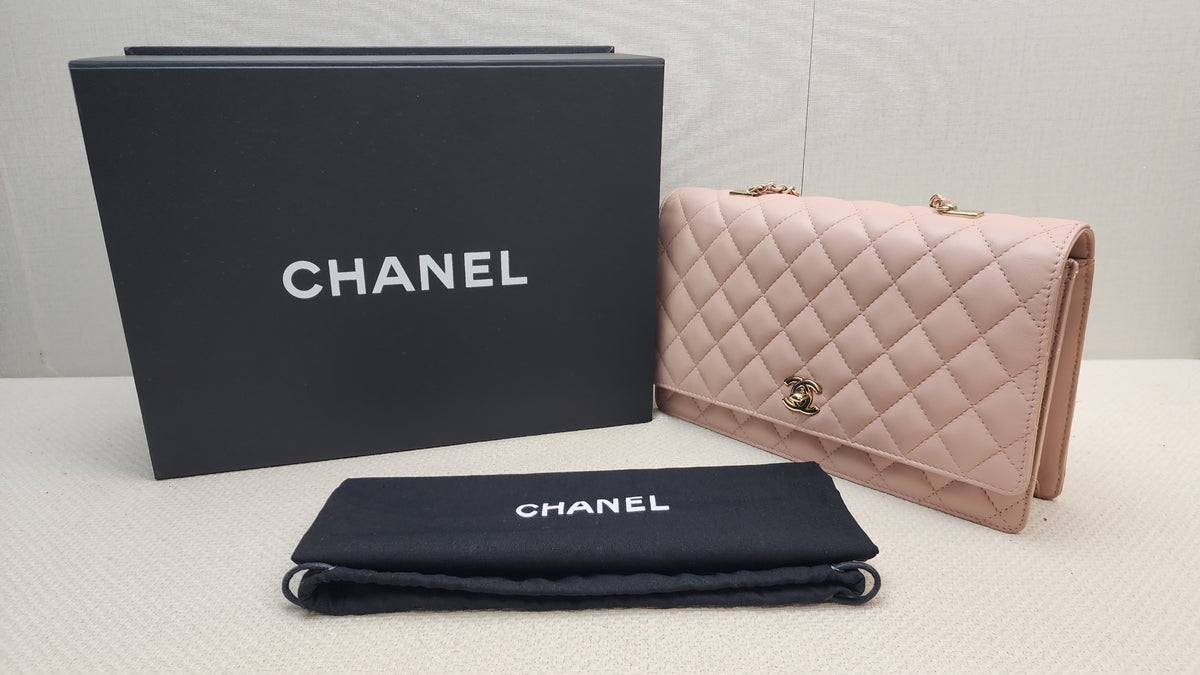 Chanel Fantasy Pearl Flap Bag Pink Shoulder Bag (GHW)