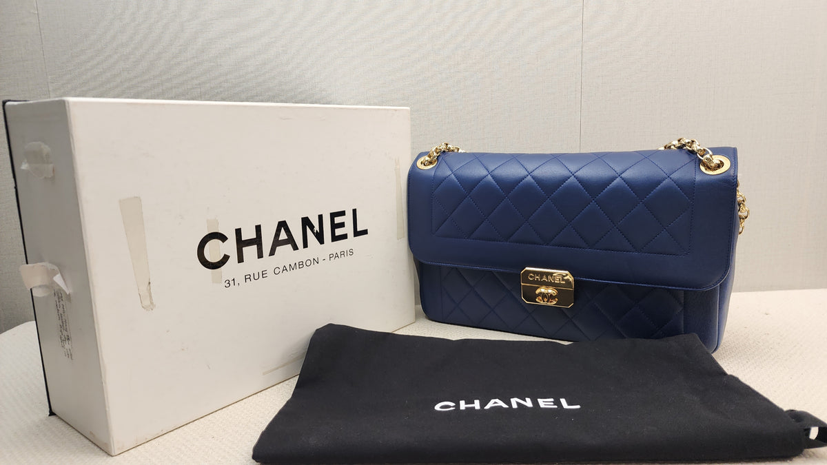 Chanel Black Caviar Zip Wallet Pouch (GHW)
