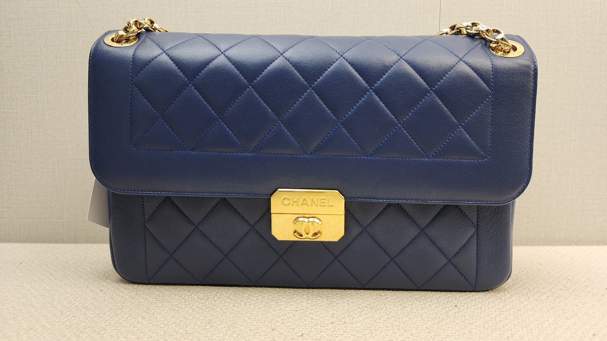 Chanel Black Caviar Zip Wallet Pouch (GHW)