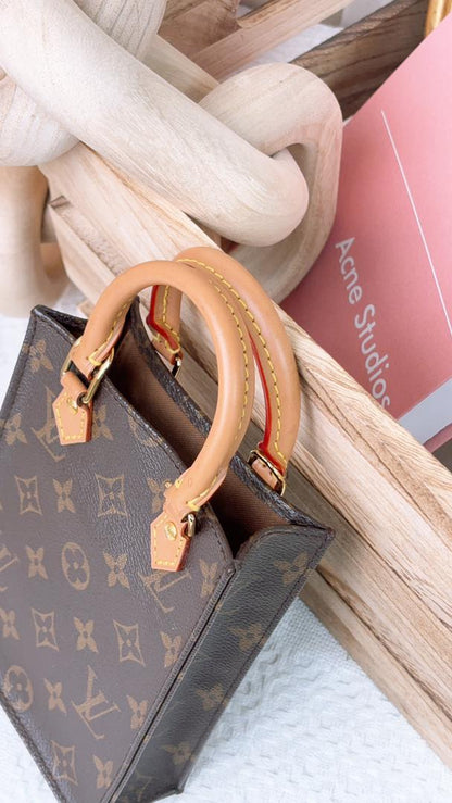 Louis Vuitton Monogram Petit Sac Plat