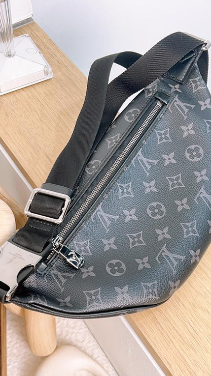LV Monogram Eclipse Discovery Bumbag PM