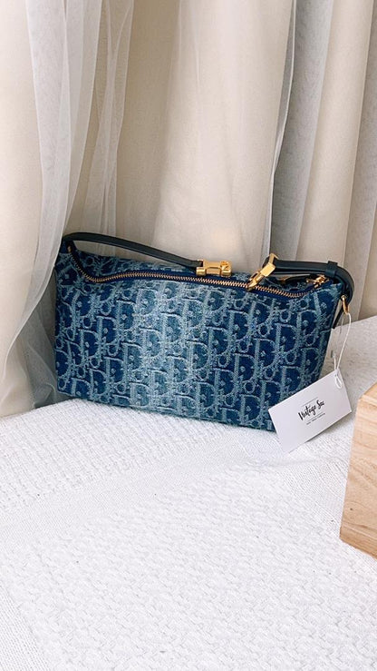 Medium D.iorTravel Nomad Pouch Blue Denim D-ior Oblique Jacquard