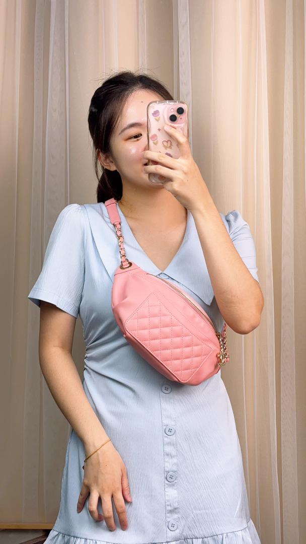 Chanel Pink Lambskin Pocket Quilted Bumbag (LGHW)