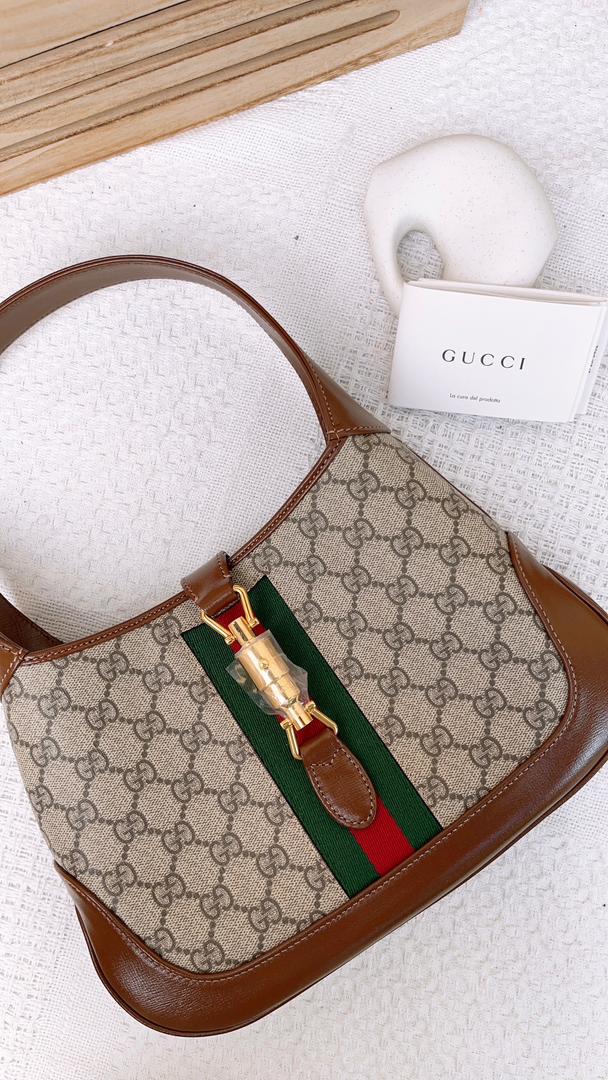 Gucci GG Supreme Medium Jackie 1961 Hobo