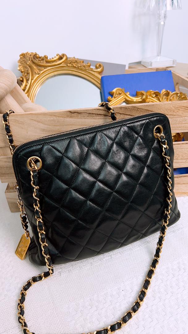 JZA2712
Chanel Black Lambskin Matelasse Chain Shoulder Bag (GHW)