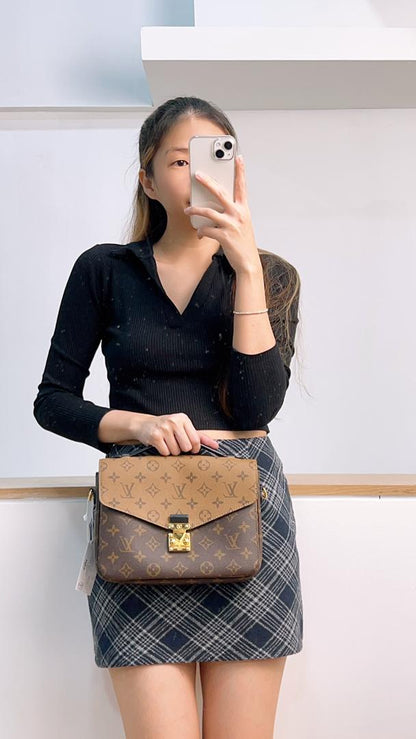 LV Reverse Monogram Pochette Metis
