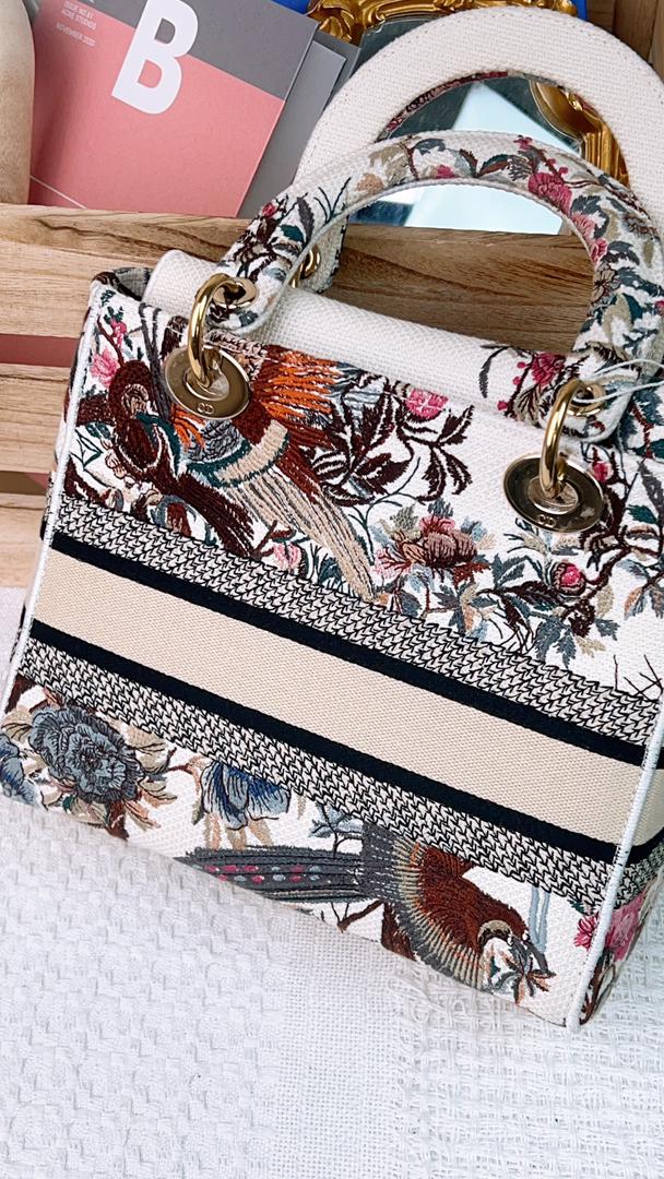 Dior Beige Embroidered Jardin d’hiver Medium D-Lite Bag (Ghw)