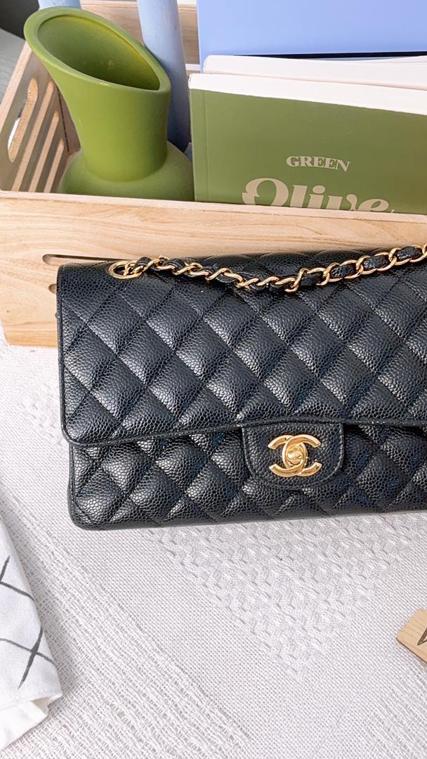 Chanel Black Caviar Medium CF (GHW)