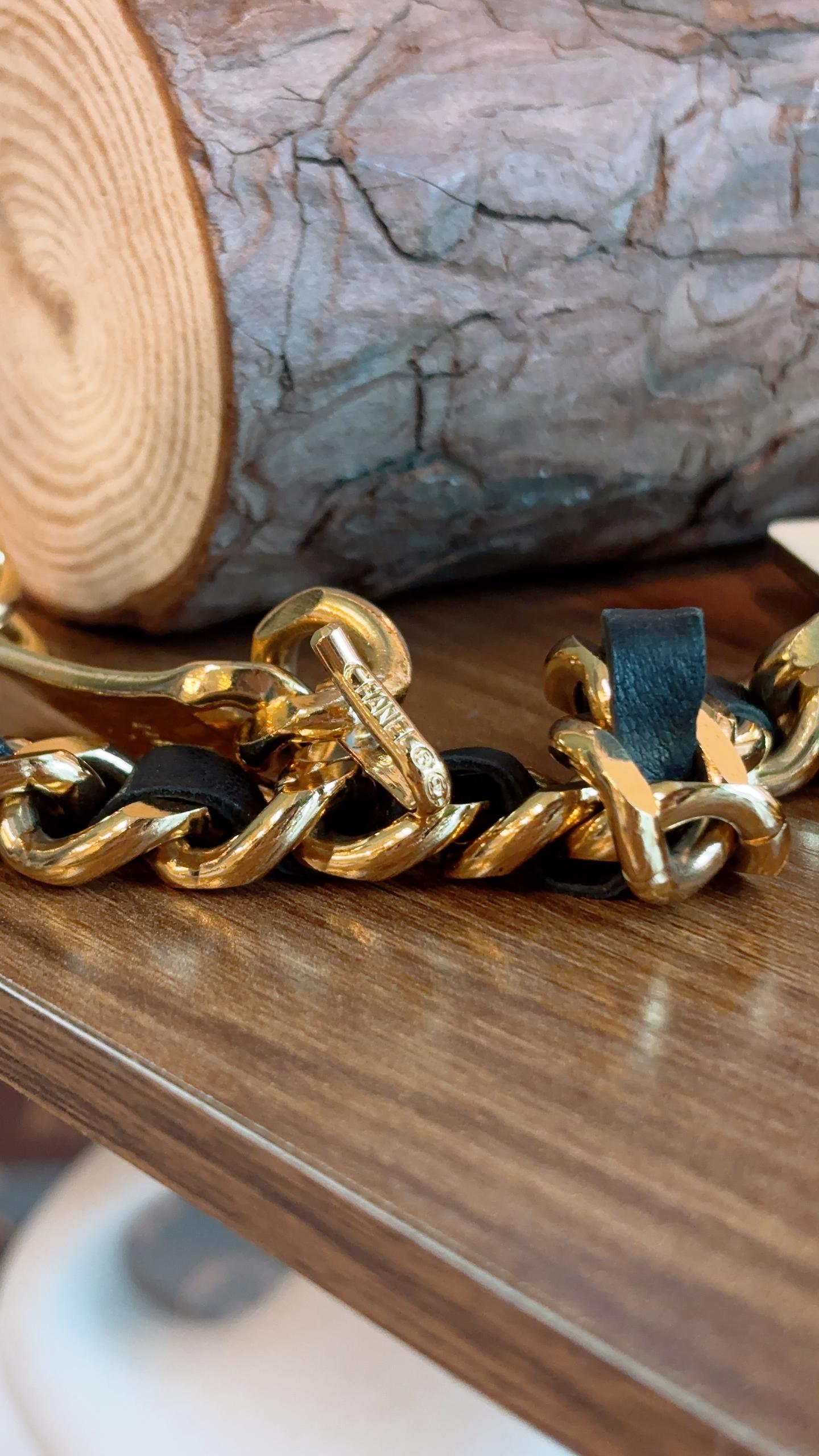 Chanel Gold Black Vintage Medallion Chain Belt 80cm