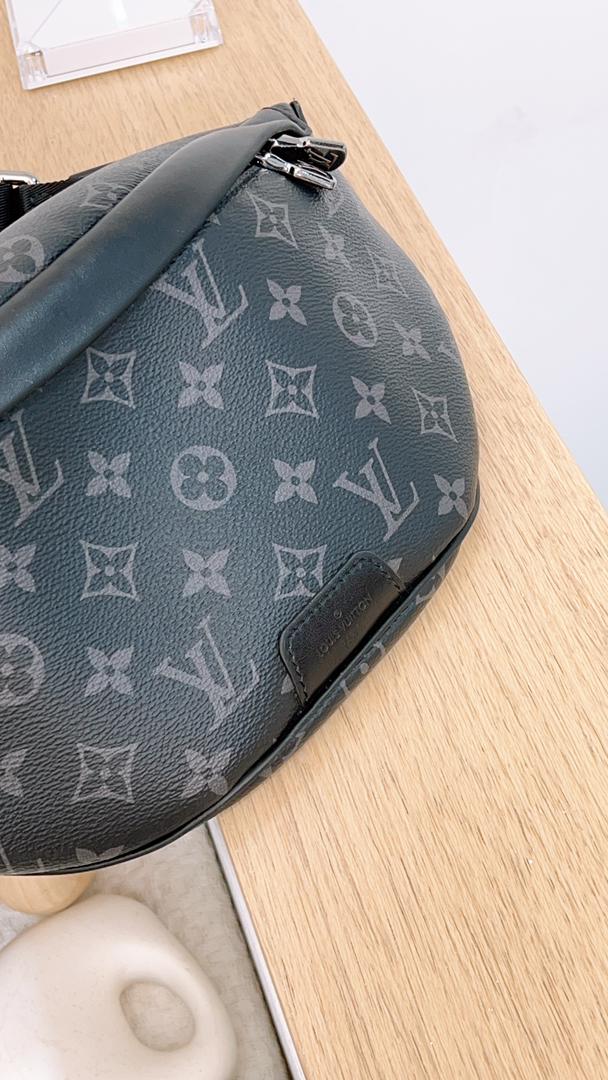 LV Monogram Eclipse Discovery Bumbag PM