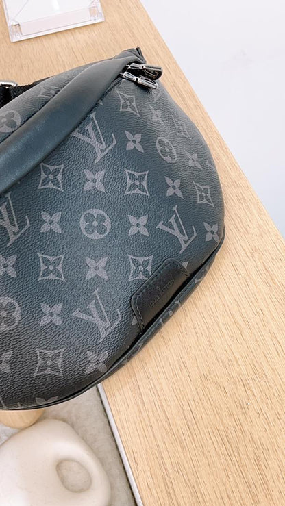 LV Monogram Eclipse Discovery Bumbag PM